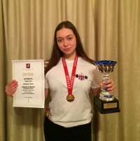 Победа прекрасной Елены,  студентки  Налогового колледжа,  в первенстве Москвы по тяжелой атлетике